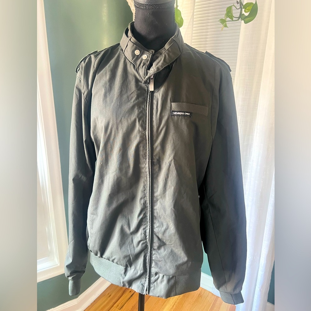 Members Only, army green bomber jacket. Women’s size M.